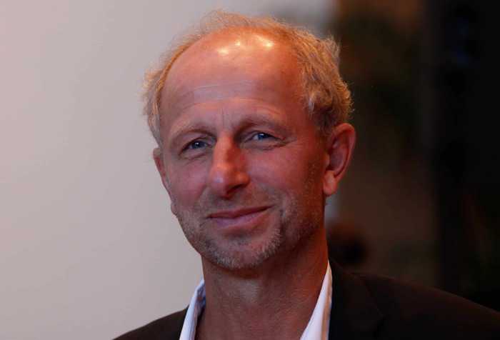 Stefan Åsbrink – återkommande gästskribent