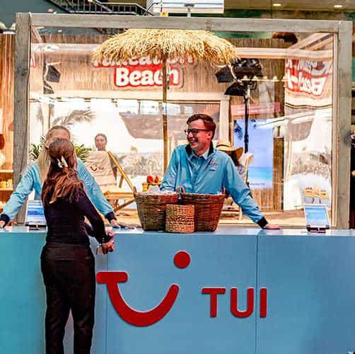 tui kampanj på stockholm central som nådde cirka 3 % av jordens befolkning! TUI kampanj på Stockholms Centralstation som nådde cirka 3 % av jordens befolkning!