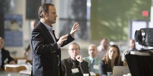 Så stor andel av föreläsarna bokas via talarförmedling