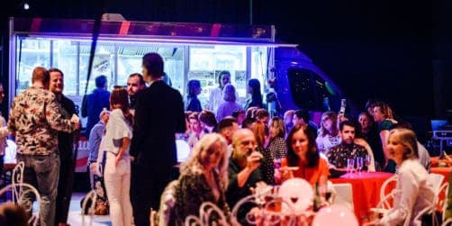 Subtopias hangar: en flexibel arena för galor, mässor och konserter