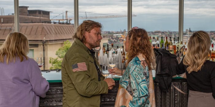 Mingelbilder från Mötesbaren på Södra Teatern