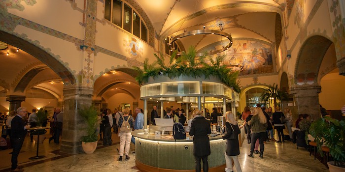 Se mingelbilderna från Mötesbaren på Posthuset