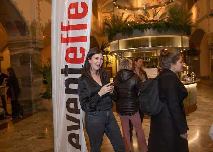 Se mingelbilderna från Mötesbaren på Posthuset