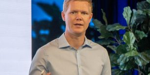 Almedalen: Nu skippas kravet på att sända och producera från Gotland