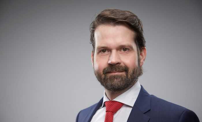Peter Scott startar eget och tar nytt uppdrag