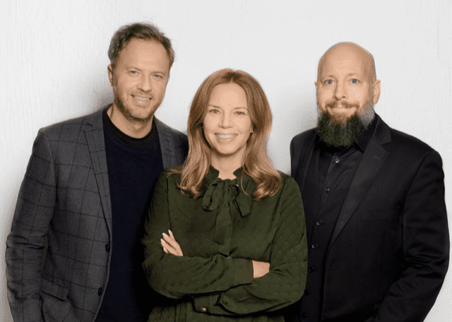 Tre vänner startar förmedling av digitala videomöten med experter