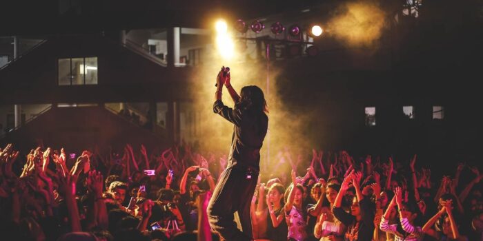 Mötesexperten: Så blir du rolig på scen