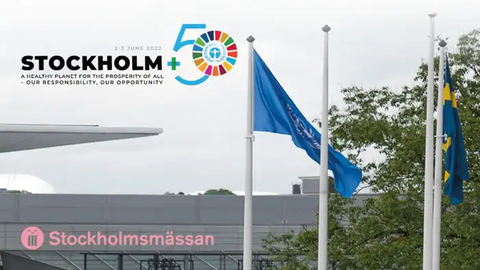 FN-flaggan hissad när Stockholm+50 öppnar på Stockholmsmässan