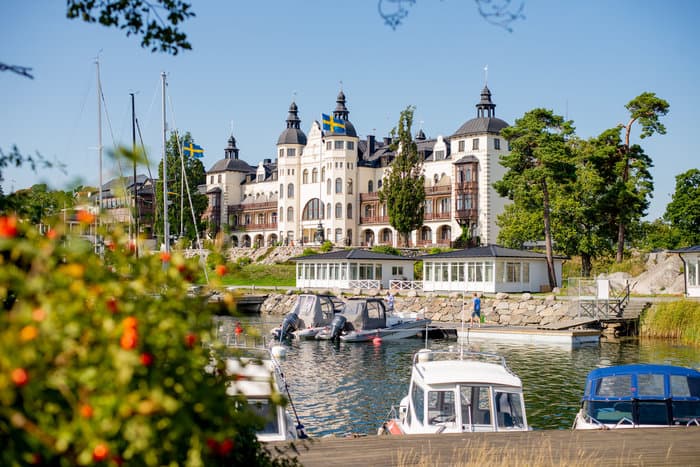 Anrik pärla bjuder på mer än sjöutsikt och Hollywoodglans
